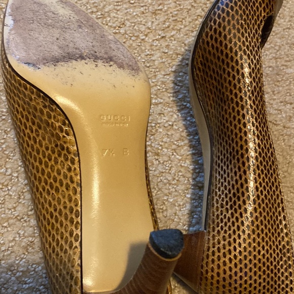 GUCCI VINTAGE Snakeskin Authentic Python Pumps Pale Yellow - Picture 3 of 3